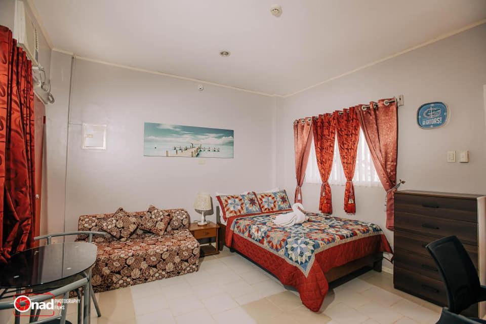 Ashley And Bill'S Suites 'N Garden Hotel And Vacation Homes カルカル  エクステリア 写真