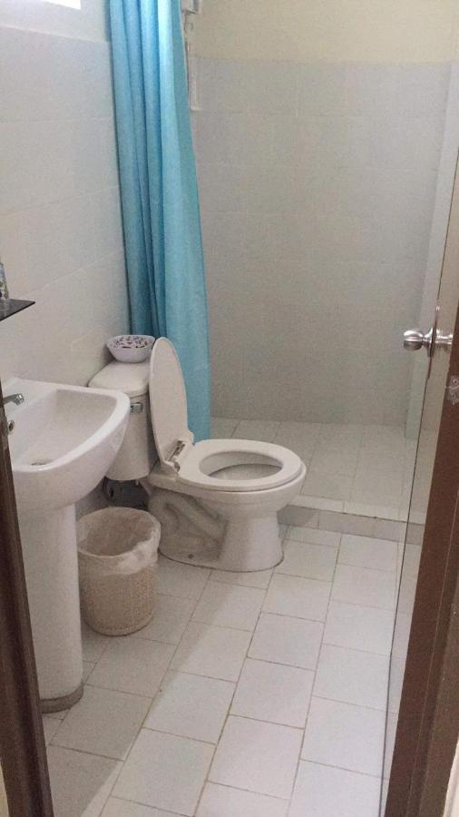 Ashley And Bill'S Suites 'N Garden Hotel And Vacation Homes カルカル  エクステリア 写真