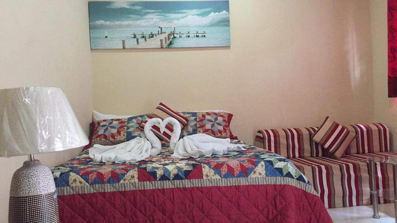 Ashley And Bill'S Suites 'N Garden Hotel And Vacation Homes カルカル  エクステリア 写真